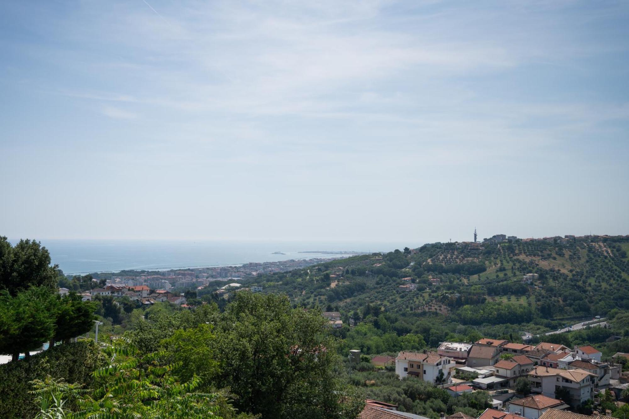 Casa Vista Mare E Colline A Montesilvano Colle Εξωτερικό φωτογραφία